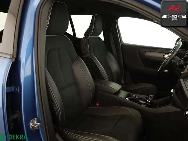 Volvo XC40 view 11