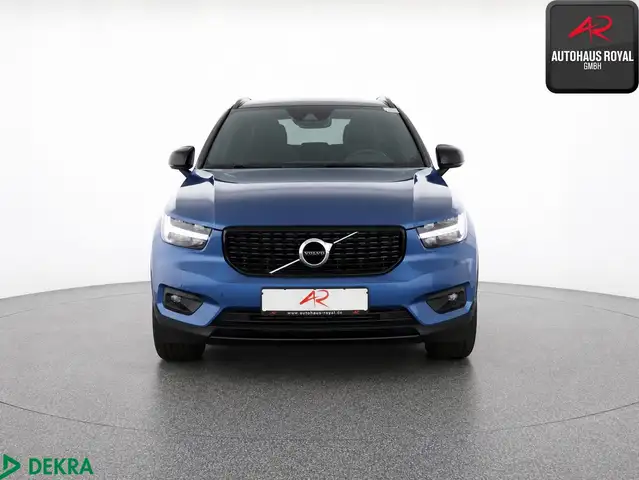 Volvo XC40 view 8