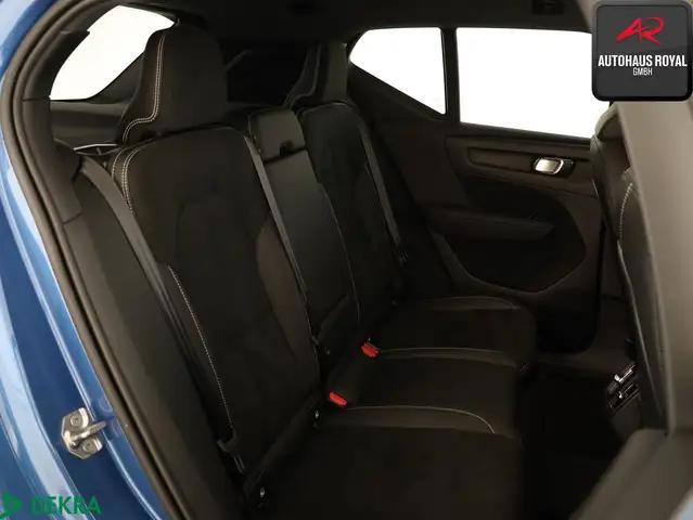 Volvo XC40 view 12