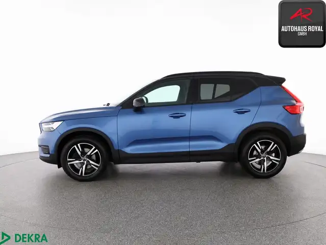 Volvo XC40 view 2
