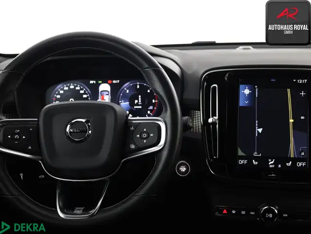 Volvo XC40 view 15