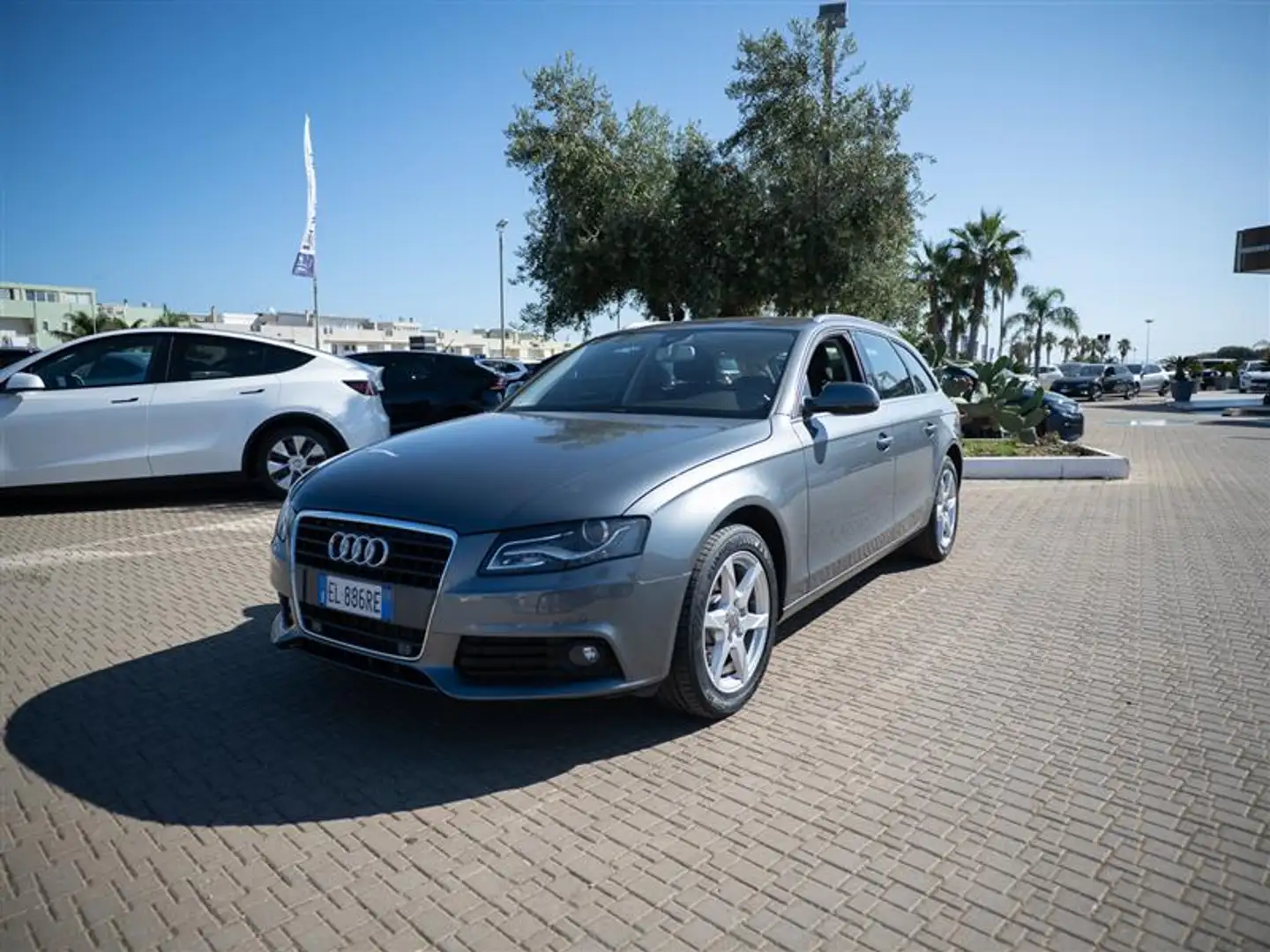 Audi A4 AVANT 2.0 TDI 140CV Advanced Gris - 1