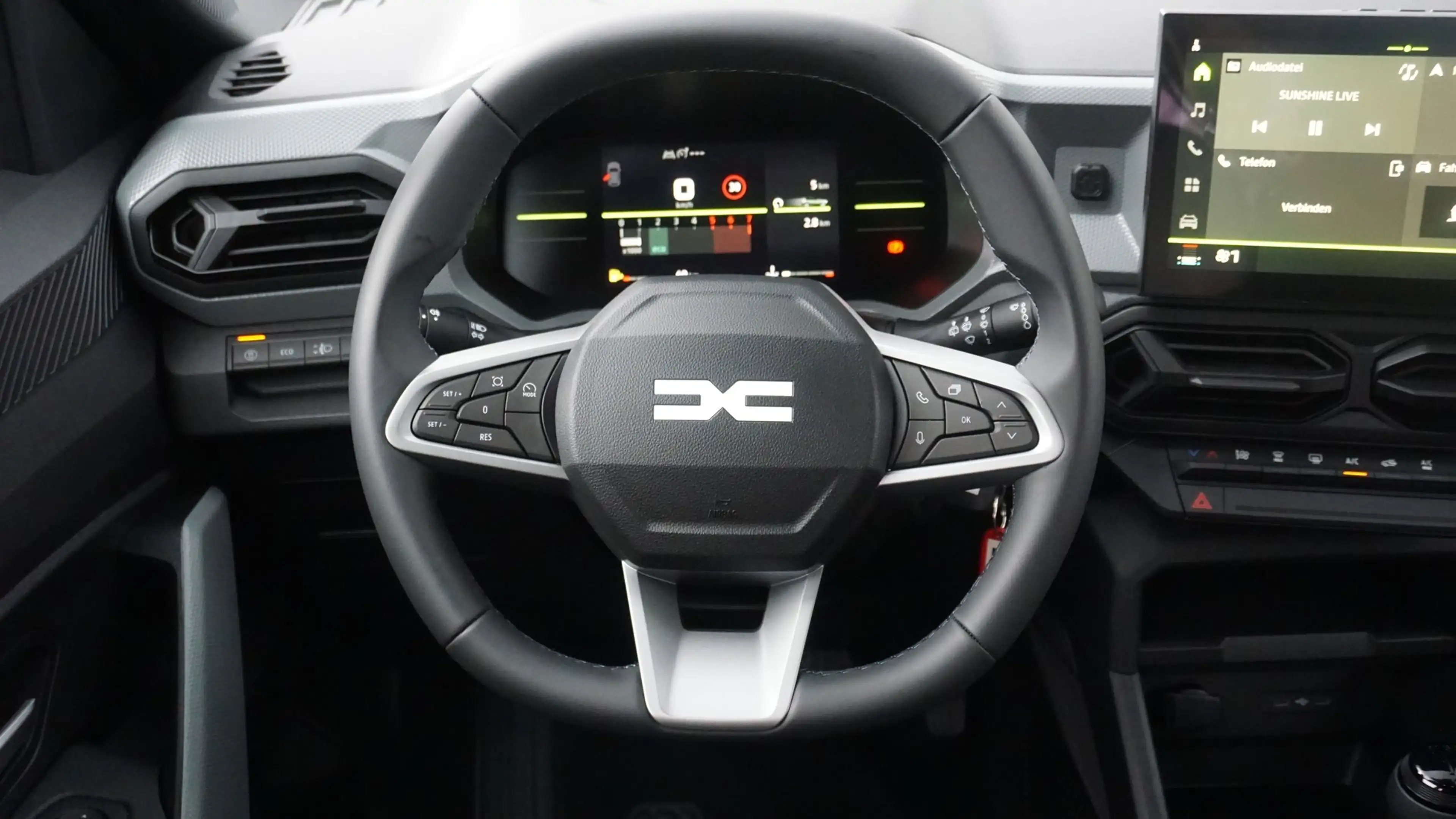Dacia Bigster Essential 140 mHev LED Kamera Tempomat — photo 14