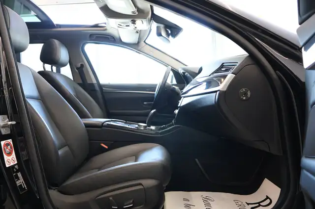 BMW 5 Series view 12