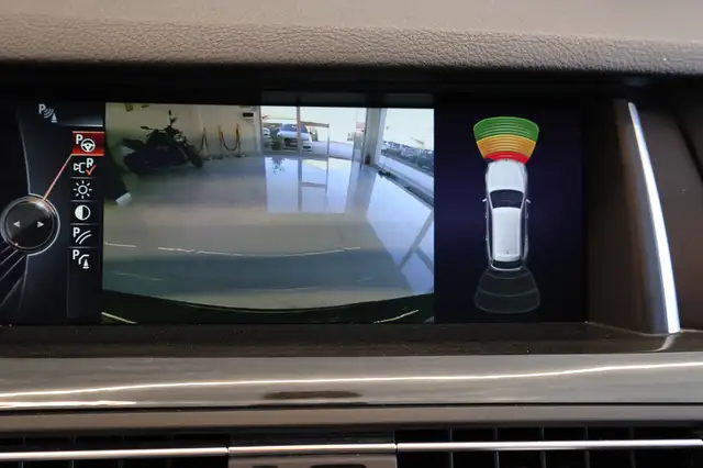 BMW 5 Series view 15