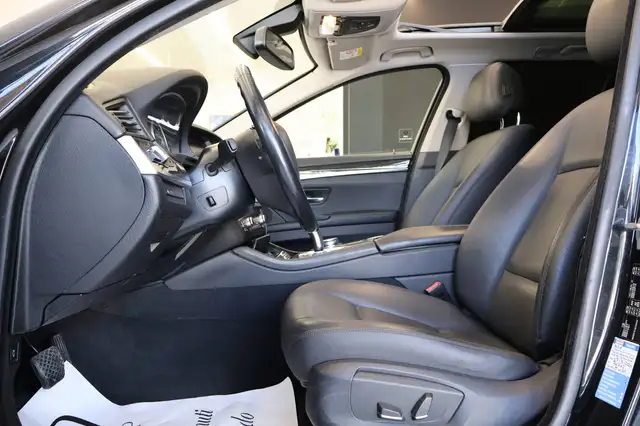 BMW 5 Series view 10