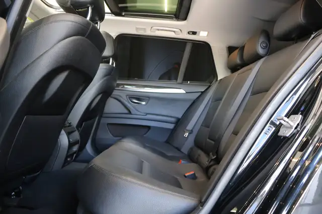 BMW 5 Series view 13