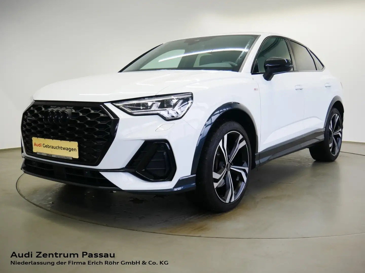Audi Q3 Sportback 40 TDI quattro S line S tro. MATRIX AHK Blanc - 1