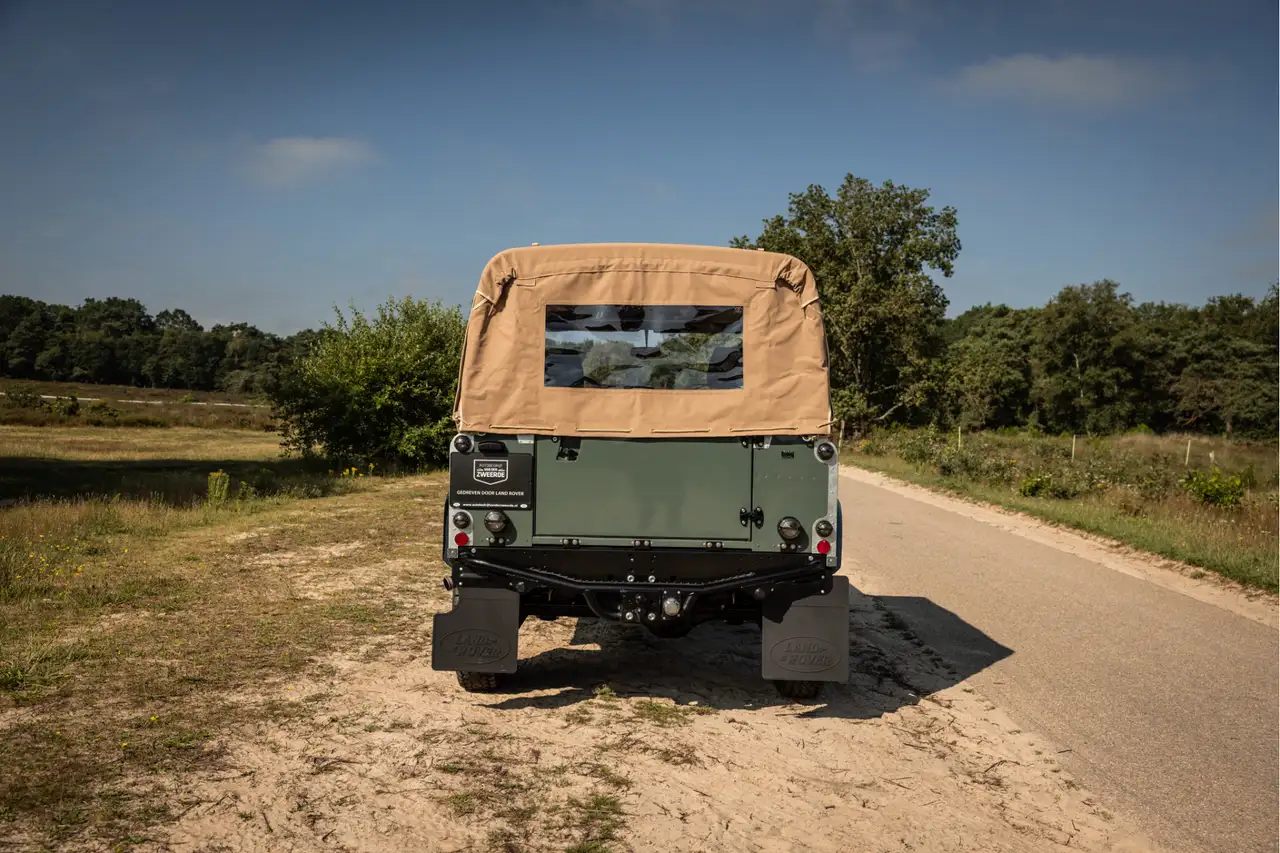 Land Rover Defender 90 benzine 2.5 gerestaureerd Wegenbelastingvrij!, foto 5