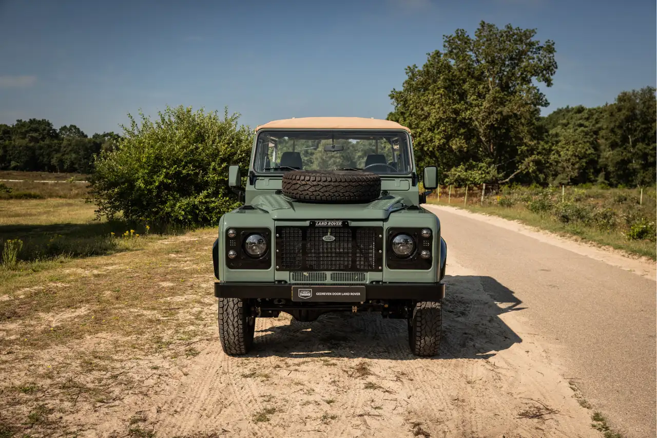 Land Rover Defender 90 benzine 2.5 gerestaureerd Wegenbelastingvrij!, foto 4