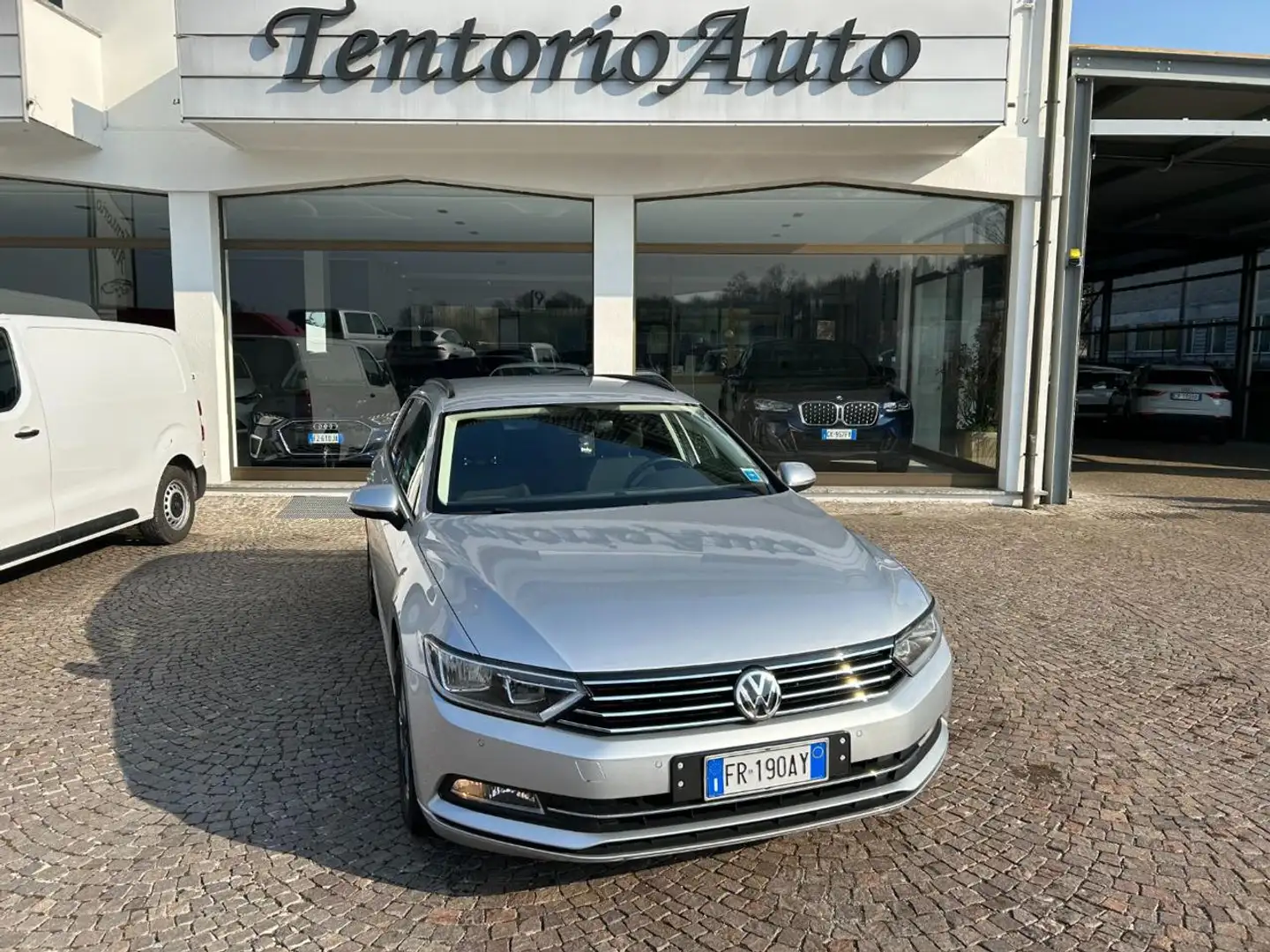 Volkswagen Passat Variant 2.0 TDI DSG Business BlueMotion Tech Argent - 1