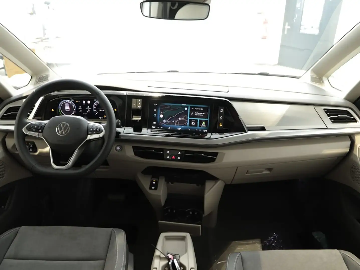 Volkswagen T7 Multivan VW T7 Multivan Edition eHybrid 180 kW 4MOTION Grau - 2