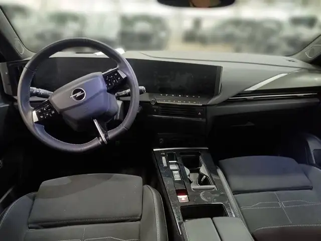 Opel Astra view 9