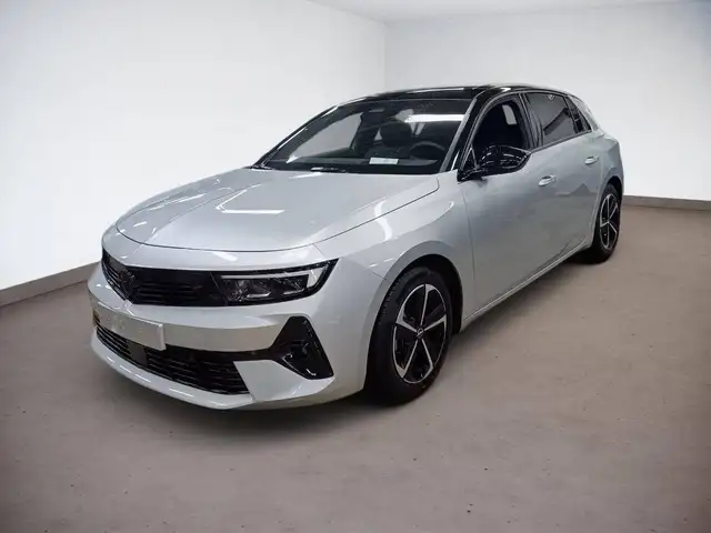 Opel Astra view 3