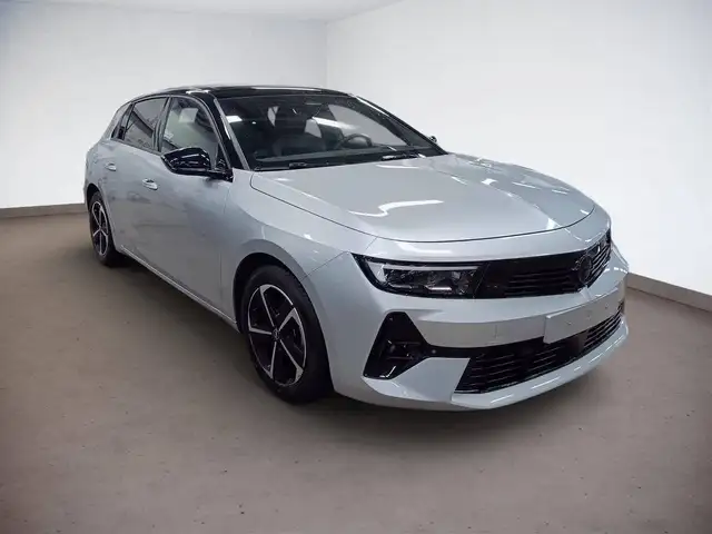 Opel Astra view 2