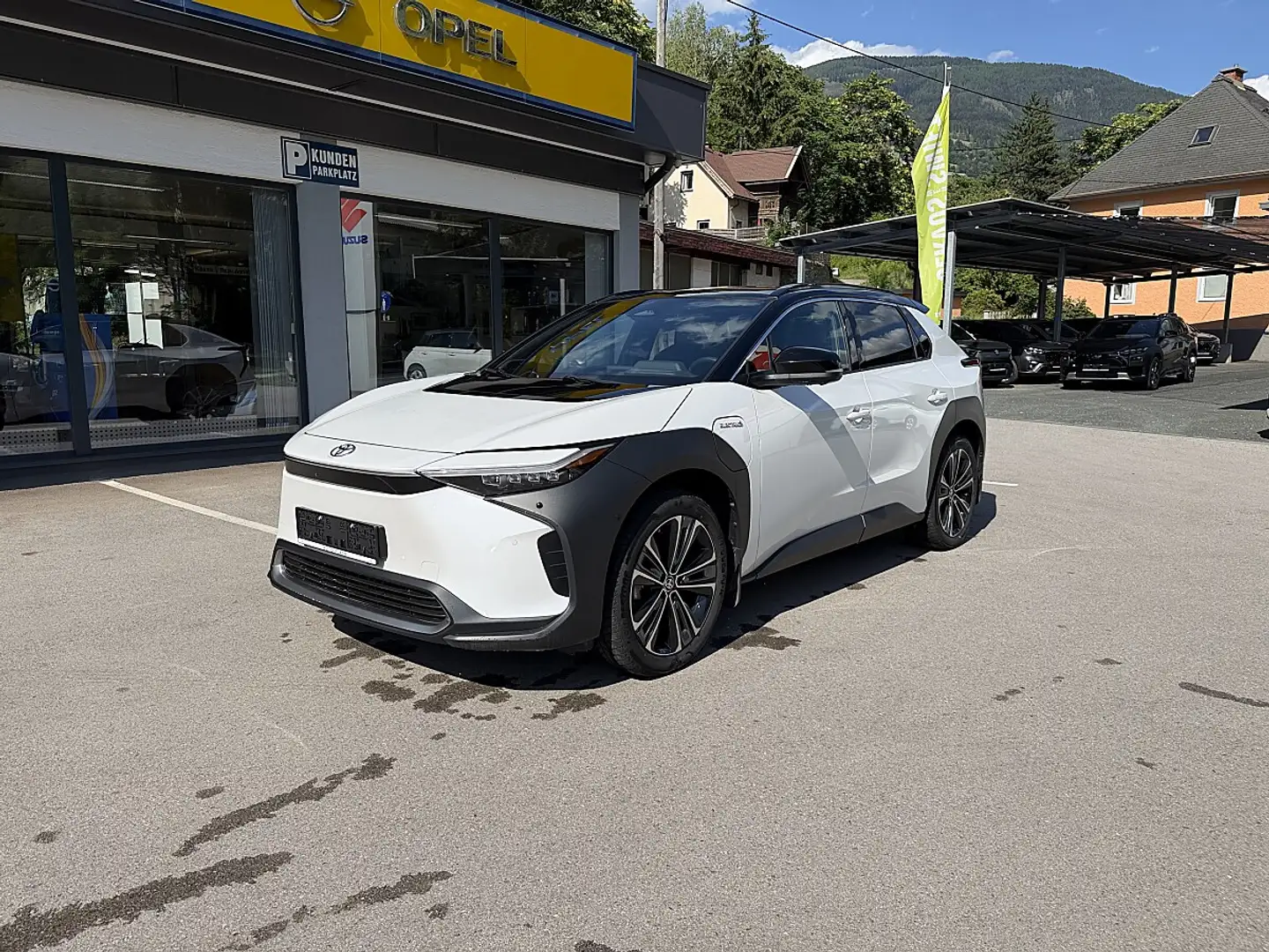 Toyota bZ4X BZ4X Allrad Elektro 71,4kWh Aut. Weiß - 2