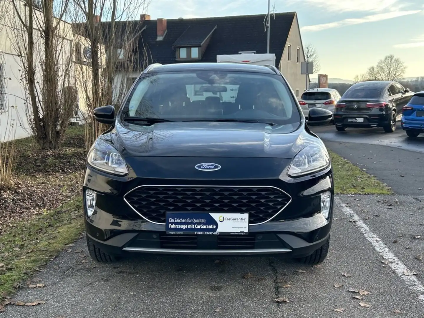 Ford Kuga Cool + Connect 1.5EcoBoost 120PS M6 Schwarz - 2