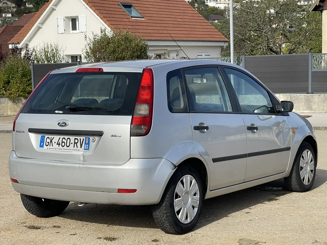 Ford Fiesta 5 portes — photo 2
