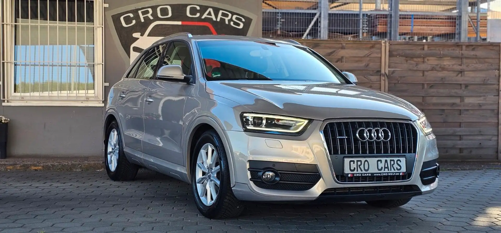 Audi Q3 2.0 TFSI quattro*TÜV NEU*1.HAND* Бежевий - 2