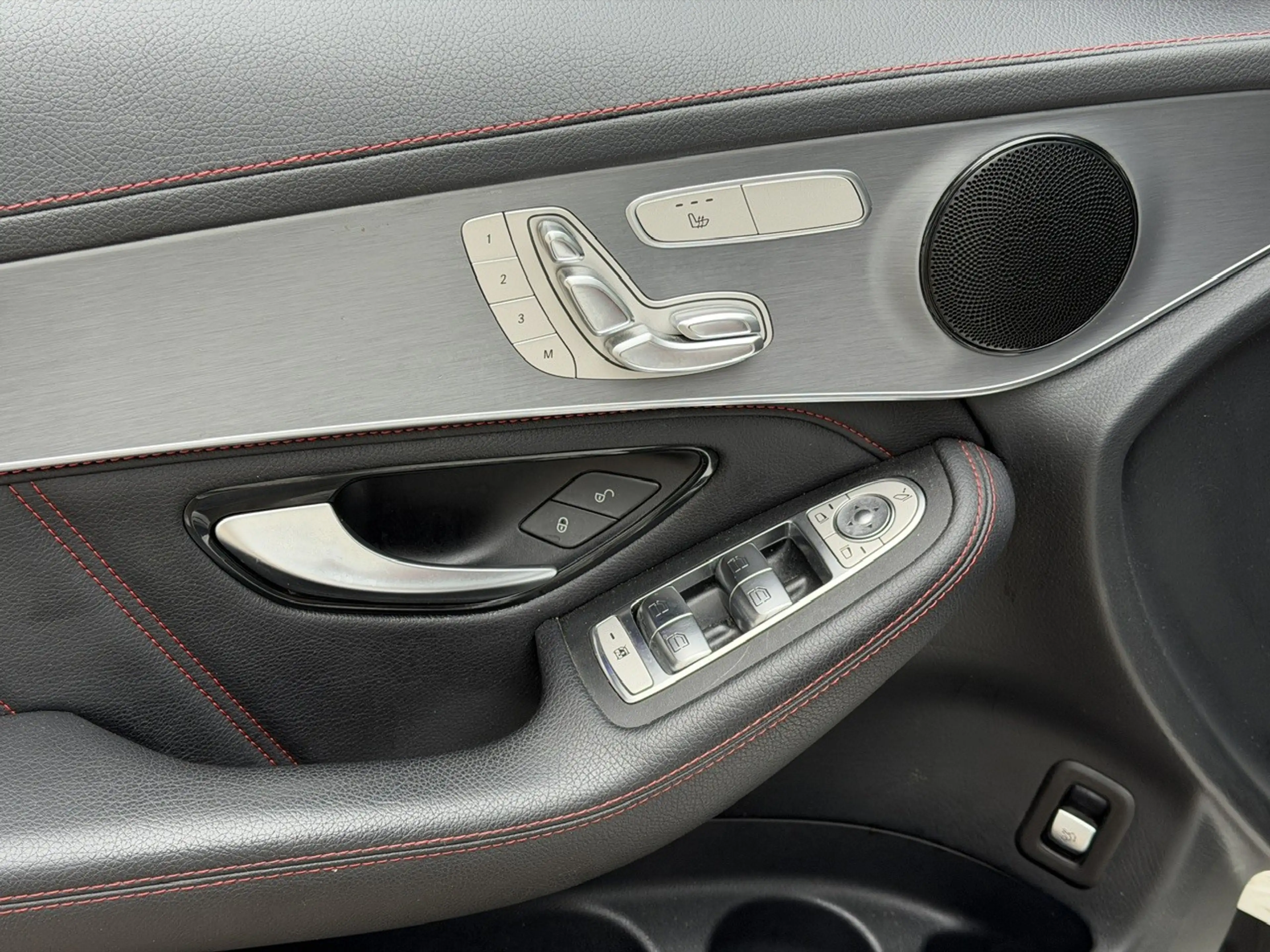 Mercedes-Benz GLC 220 d 4Matic 9G-TRONIC AMG Line Plus — photo 15