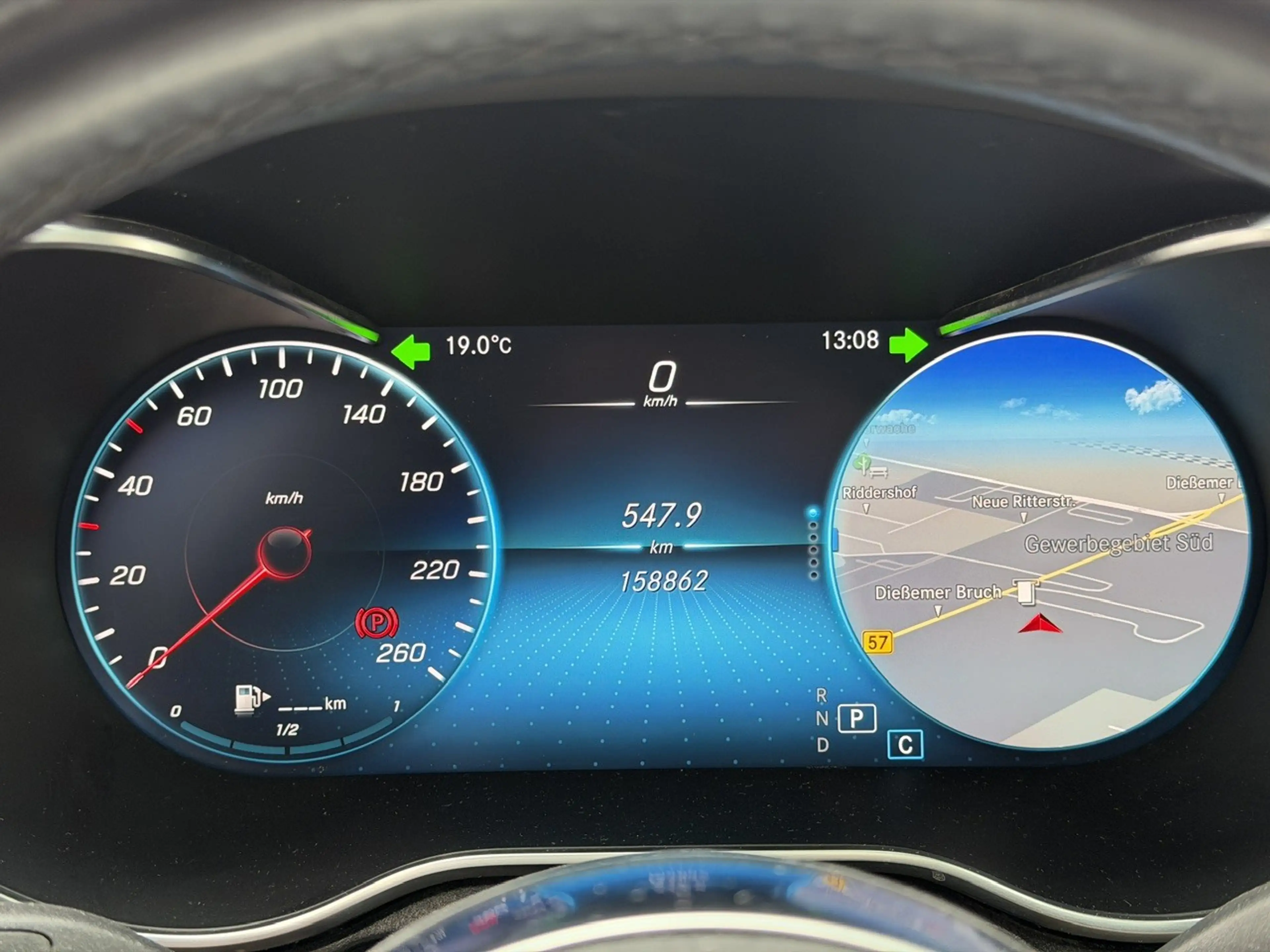 Mercedes-Benz GLC 220 d 4Matic 9G-TRONIC AMG Line Plus — photo 8