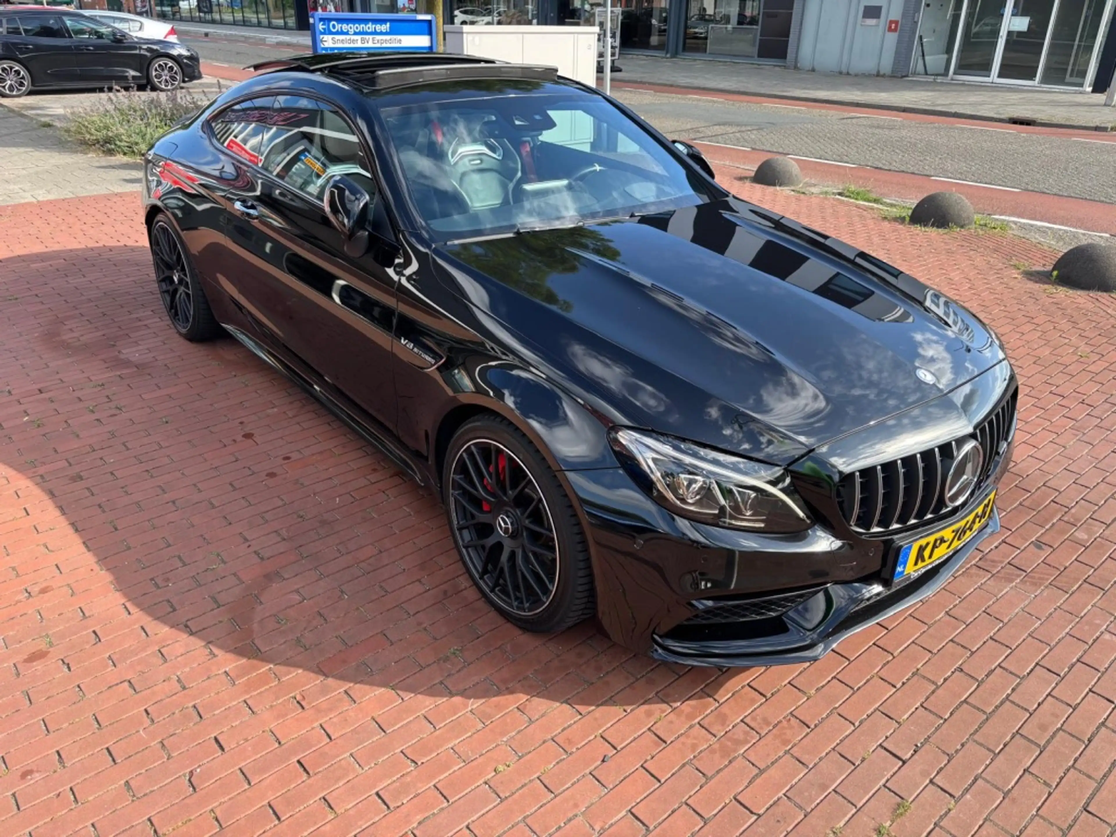 Mercedes-Benz C 63 AMG Coupé AMG S — photo 6