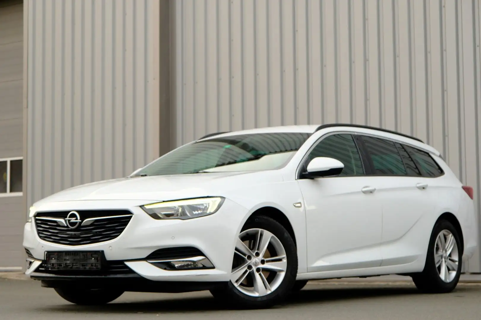 Opel Insignia B Sports Tourer 2,0CDTi Edition/MwSt Blanc - 1