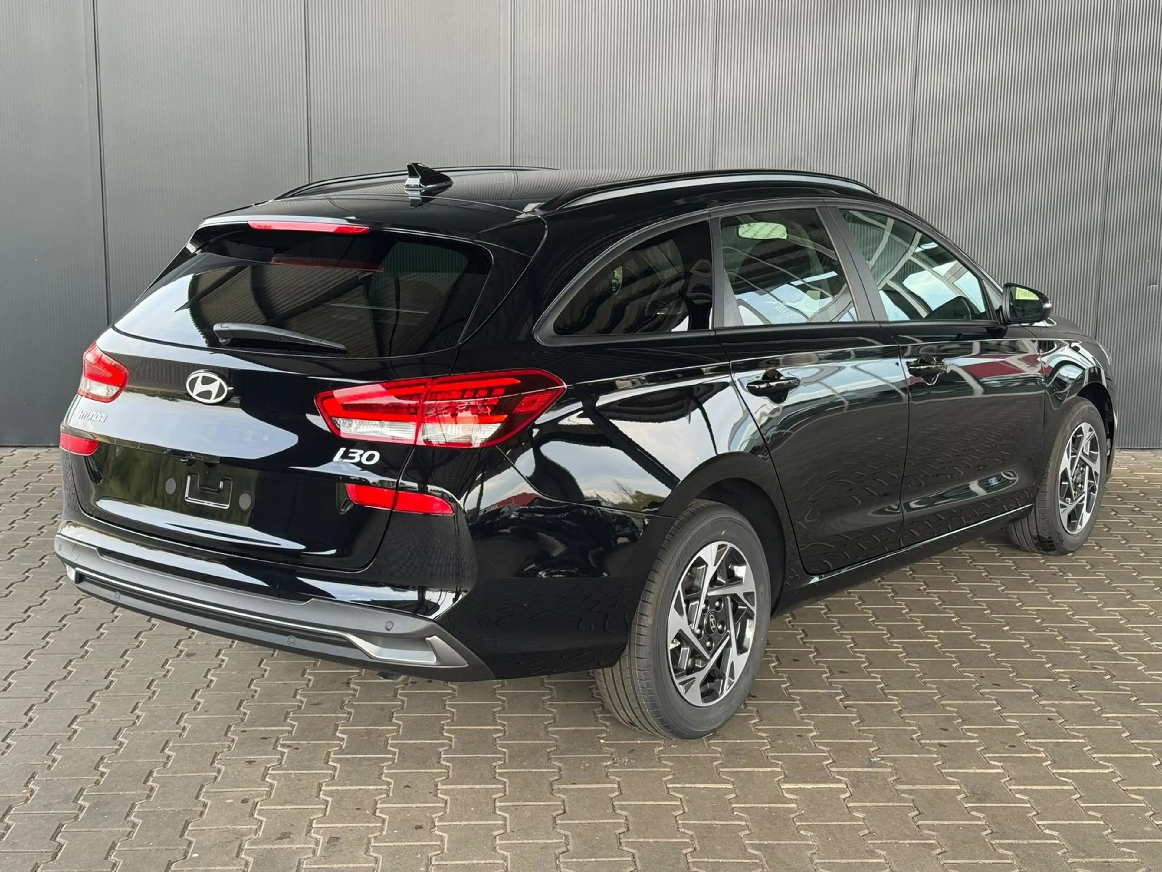 Hyundai i30 Kombi Comfort Line 1.6 T-GDI 2WD 7-DCT AT / Tempom — photo 3
