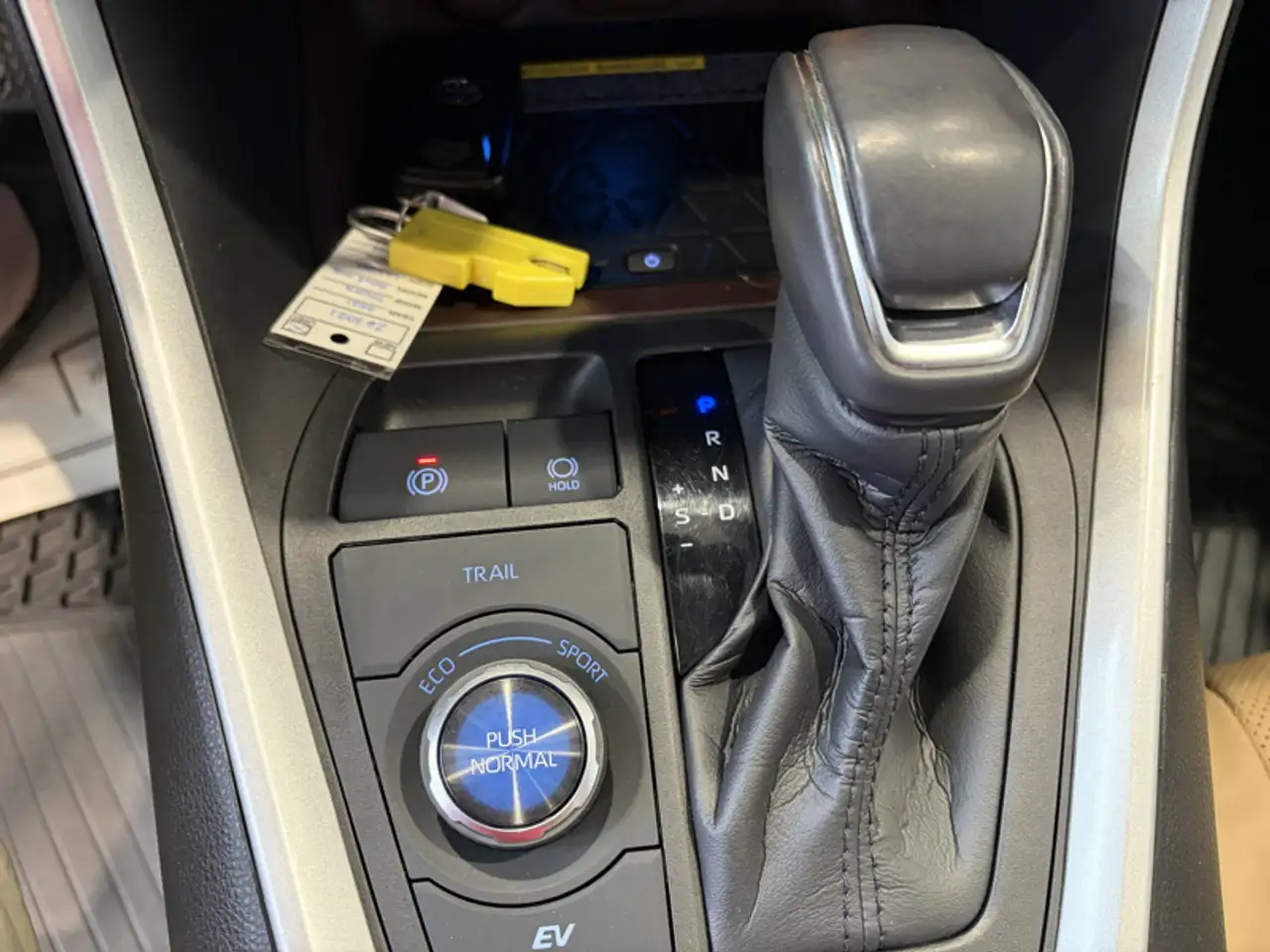 Toyota RAV 4 снимка Toyota RAV 4