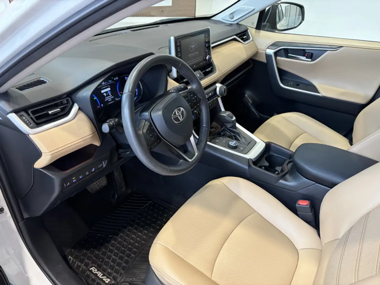 Toyota RAV 4 снимка Toyota RAV 4
