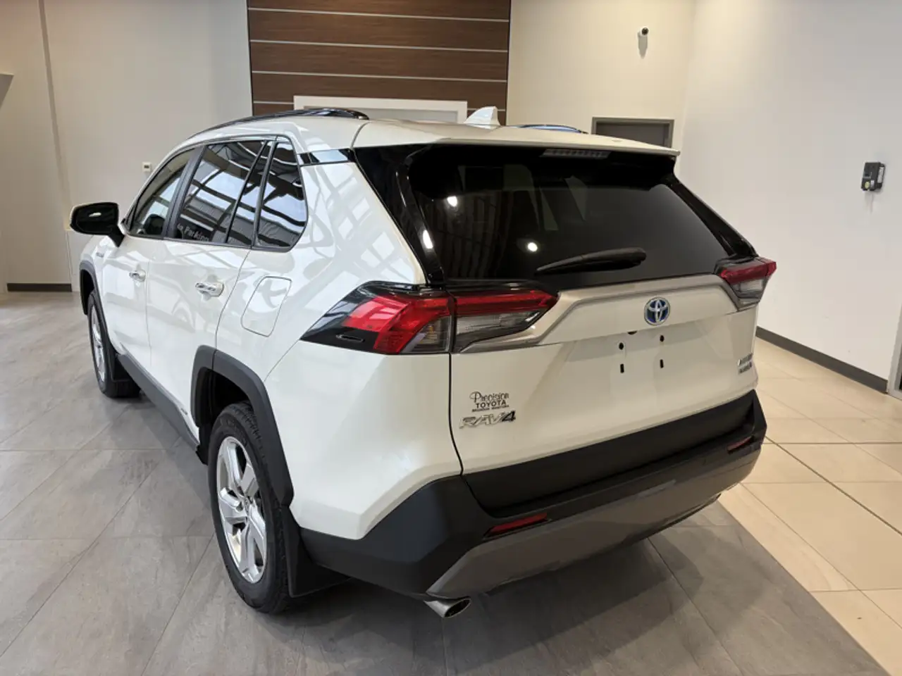 Toyota RAV 4 снимка Toyota RAV 4
