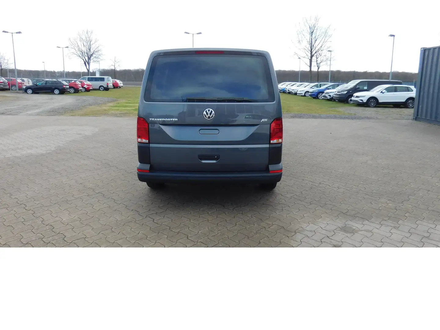 Volkswagen T6.1 Transporter 1 Abt e- Lang 4-Gang Klima Gris - 2