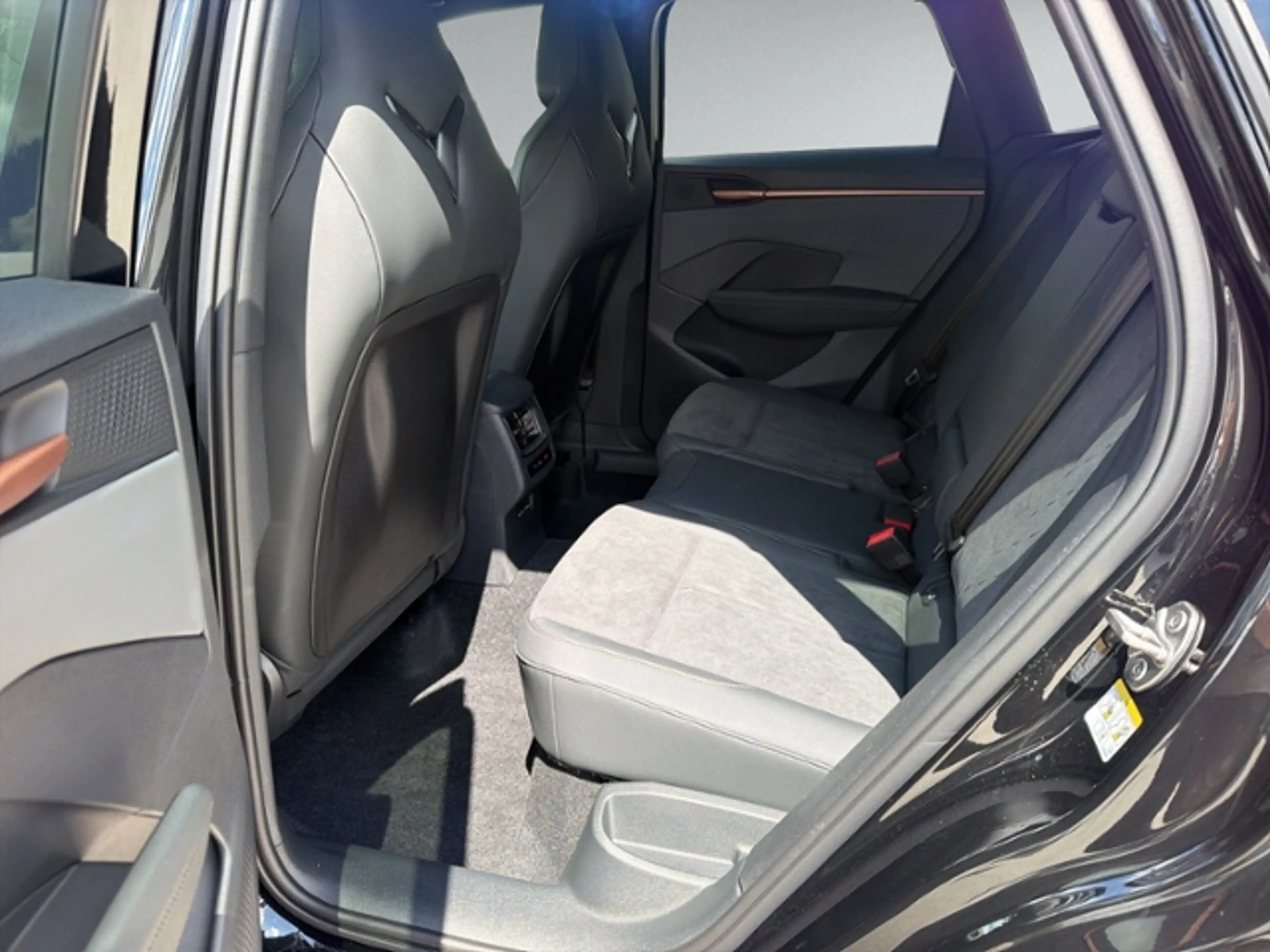 CUPRA Terramar 1.5 e-Hybrid PANORAMA+AHK+RFK+ACC+HEAD- — photo 10