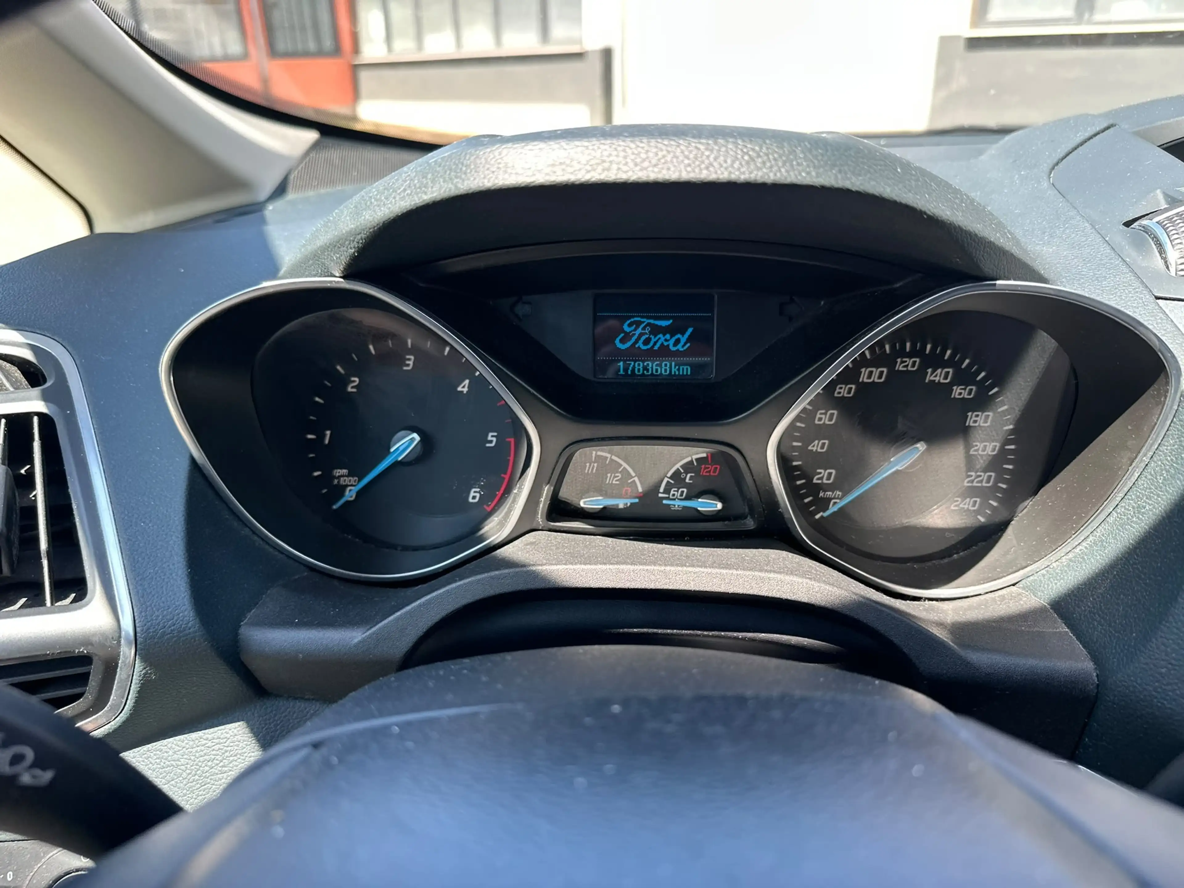 Ford Grand C-Max Titanium — photo 14