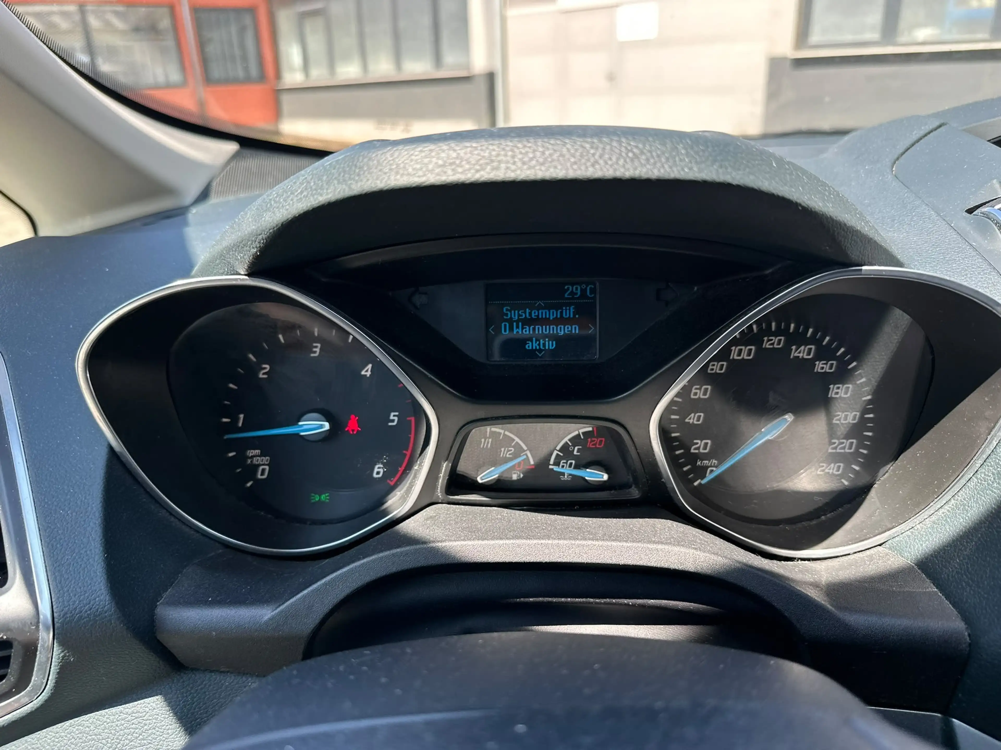 Ford Grand C-Max Titanium — photo 10