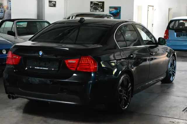 BMW 3 Series view 3