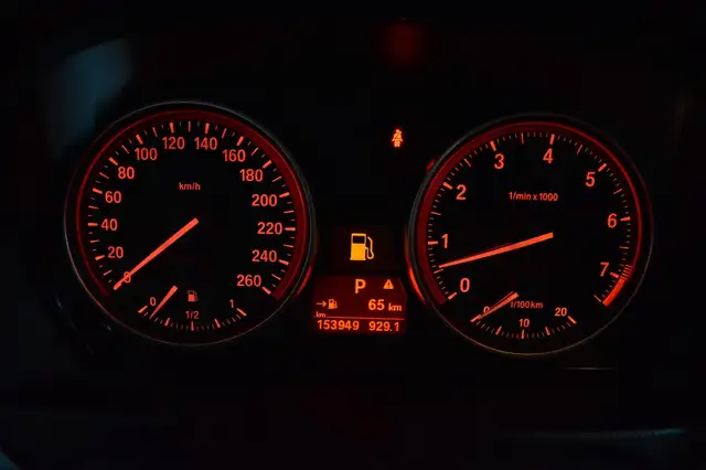 BMW 3 Series view 13