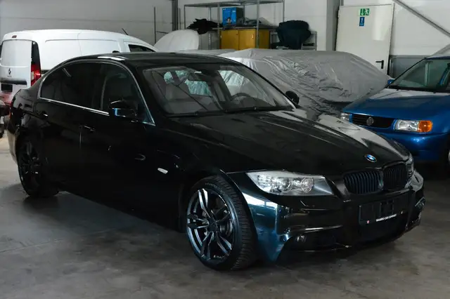 BMW 3 Series view 2