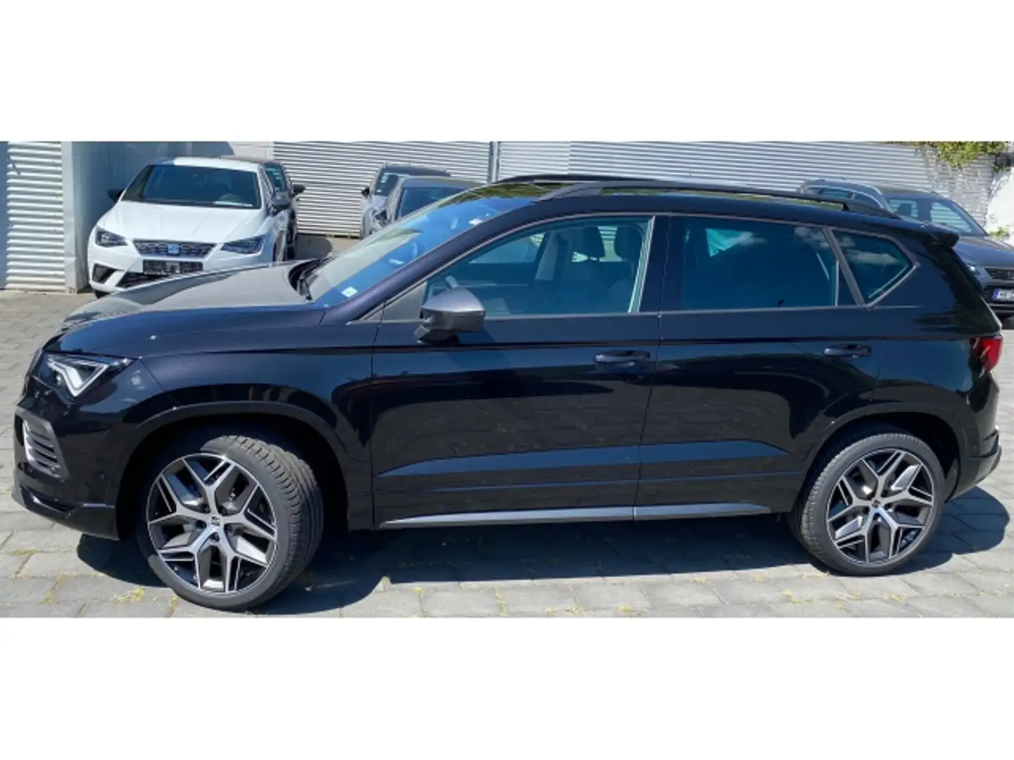 SEAT Ateca Ateca 1.5 TSI DSG FR /PANO/NAV/SHZ/ACC Schwarz - 2