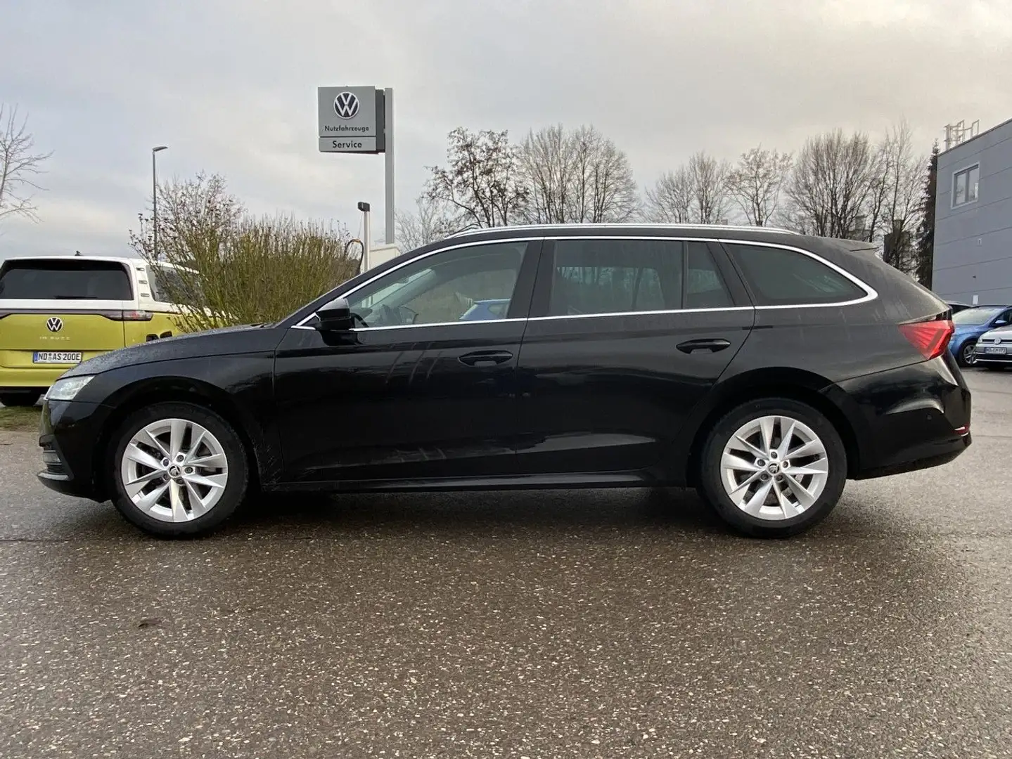 Skoda Octavia Combi 2.0 TDI DSG Style 17"+TEIL-LEDER+N Schwarz - 2