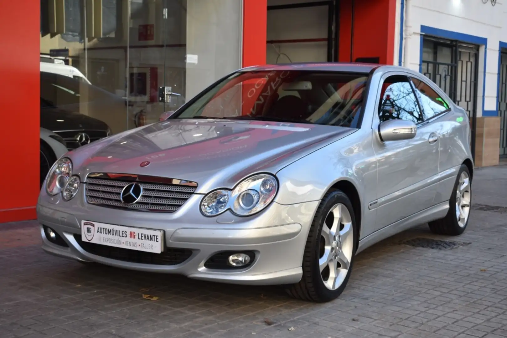 Mercedes-Benz C 160 Sportcoupé K Sport Edition Silber - 1