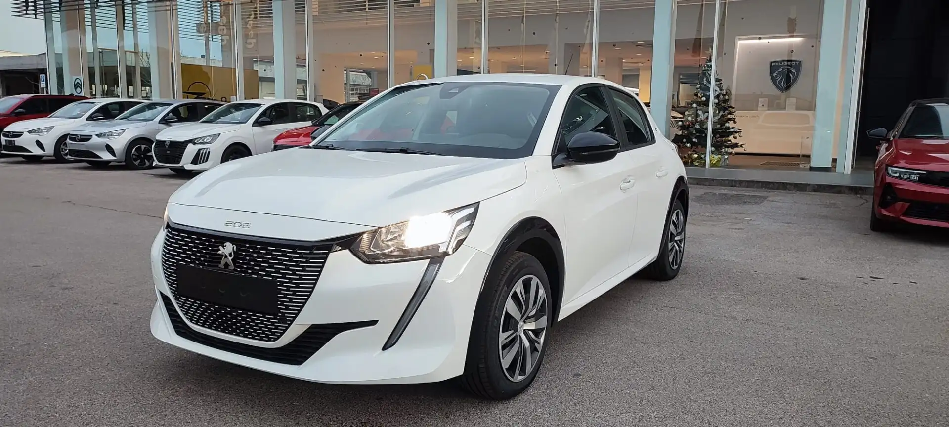 Peugeot 208 motore elettrico 136 CV 5 porte Active Bianco - 2