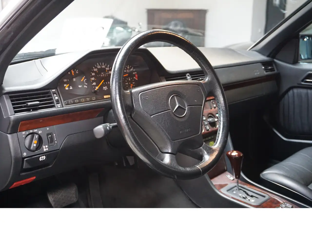 Mercedes-Benz E 220 Autom. Leder Klima Sitzhzg. Scheckheft, foto 7