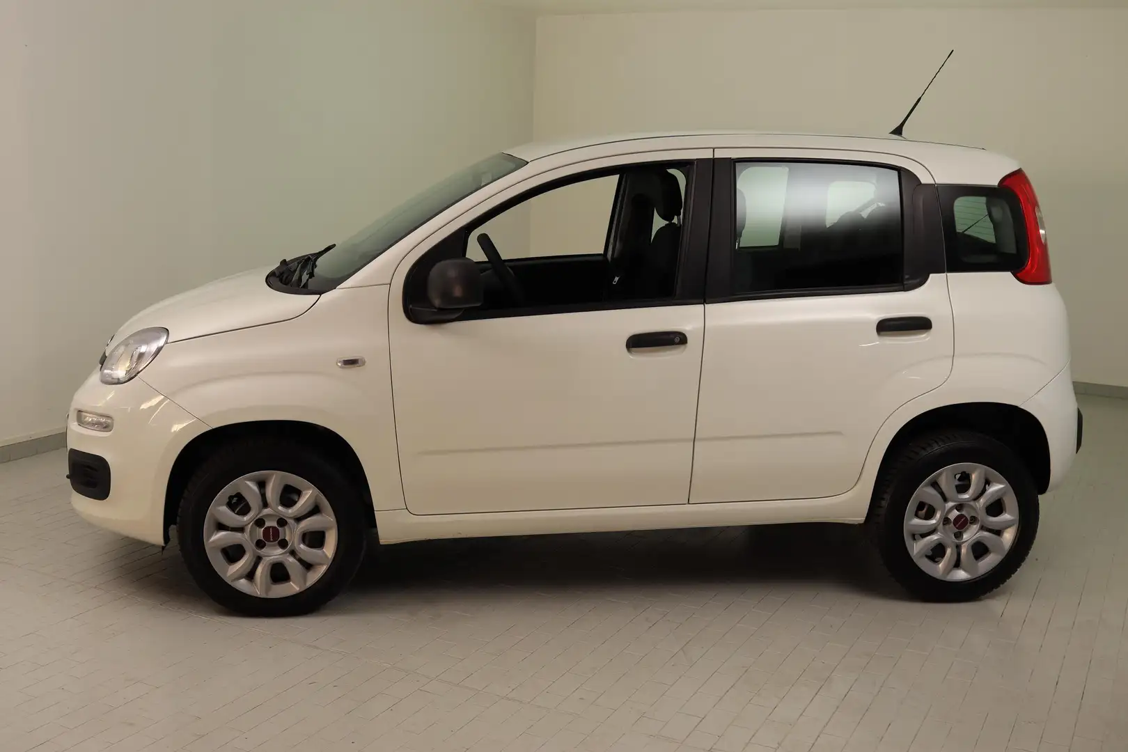 Fiat Panda 0.9 t.air t. natural power Easy 80cv my19 Bianco - 2
