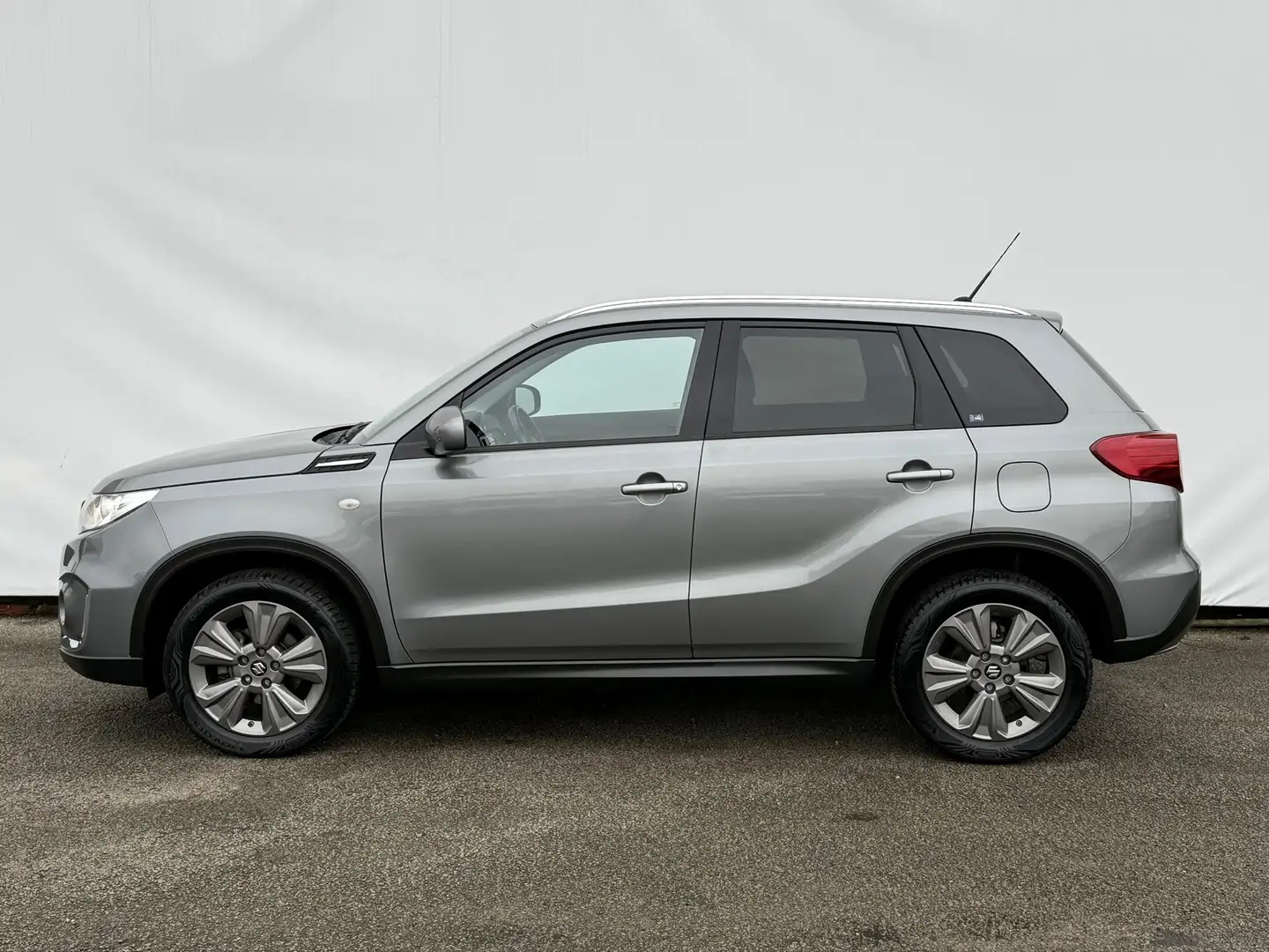 Suzuki Vitara 1.4 Boosterjet Select Navigatie | Sportvelgen | Al Grau - 2