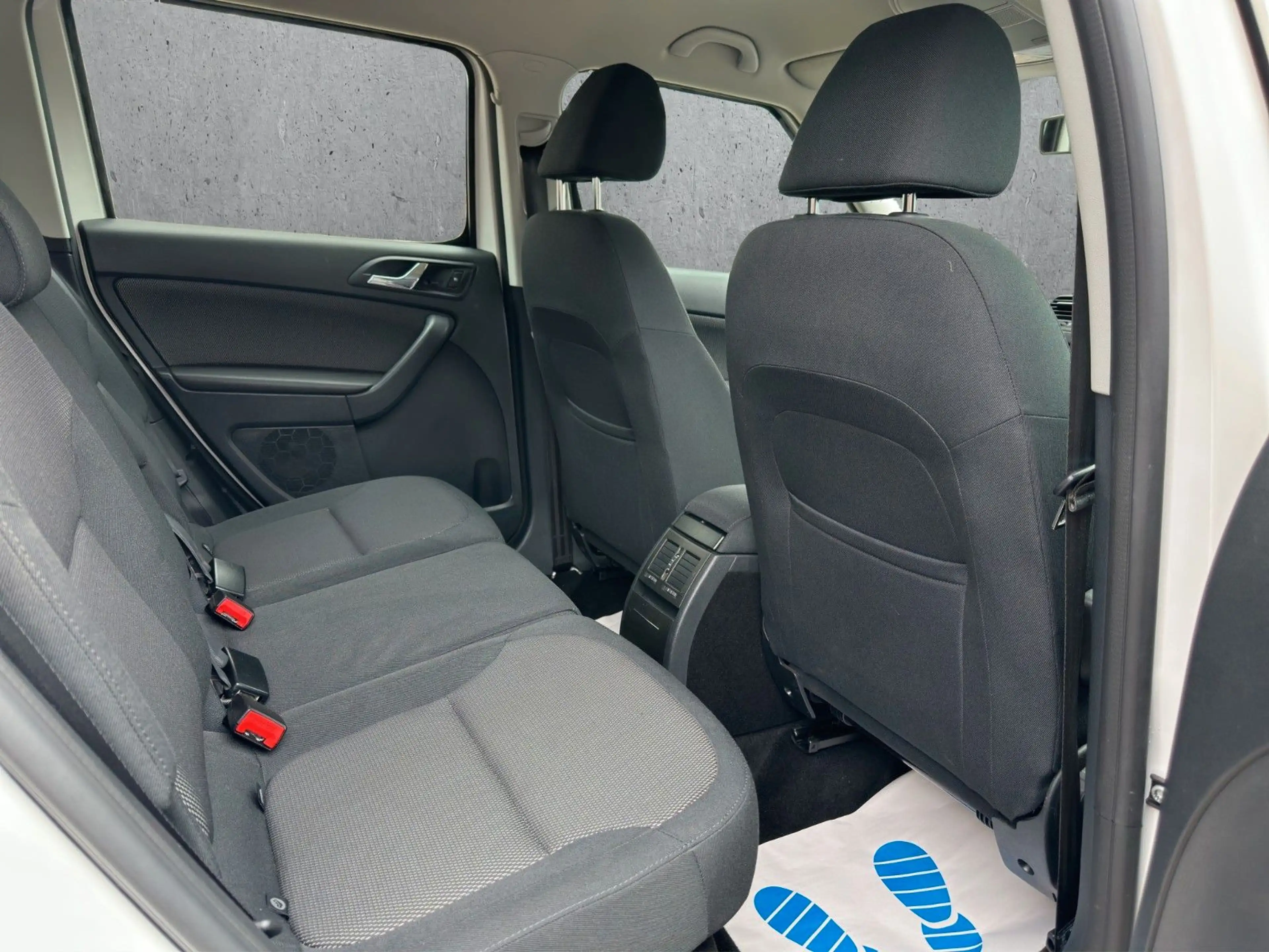 Skoda Yeti 1.2 TSI DSG Ambition — photo 3