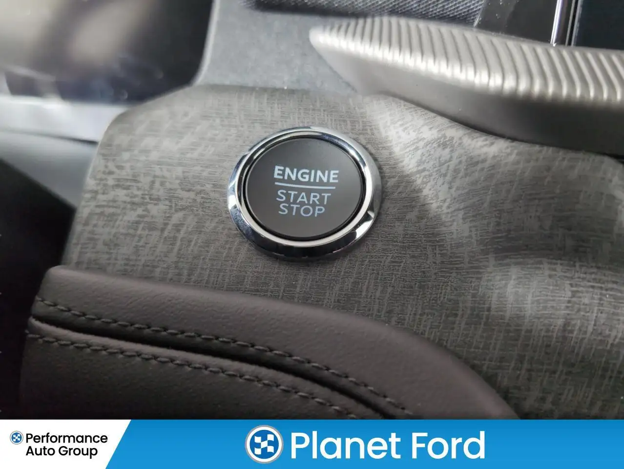 Ford Explorer снимка Ford Explorer