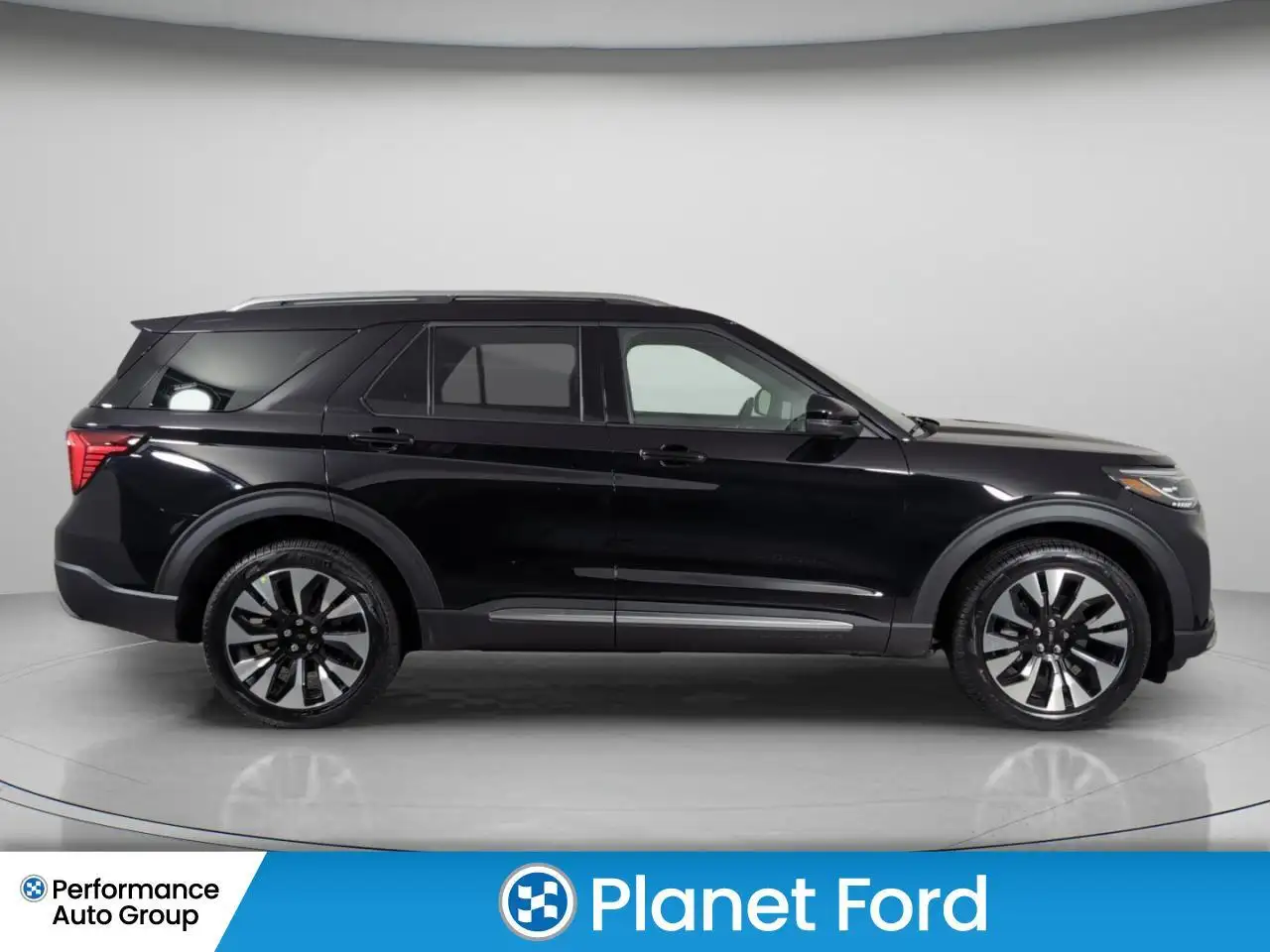 Ford Explorer снимка Ford Explorer