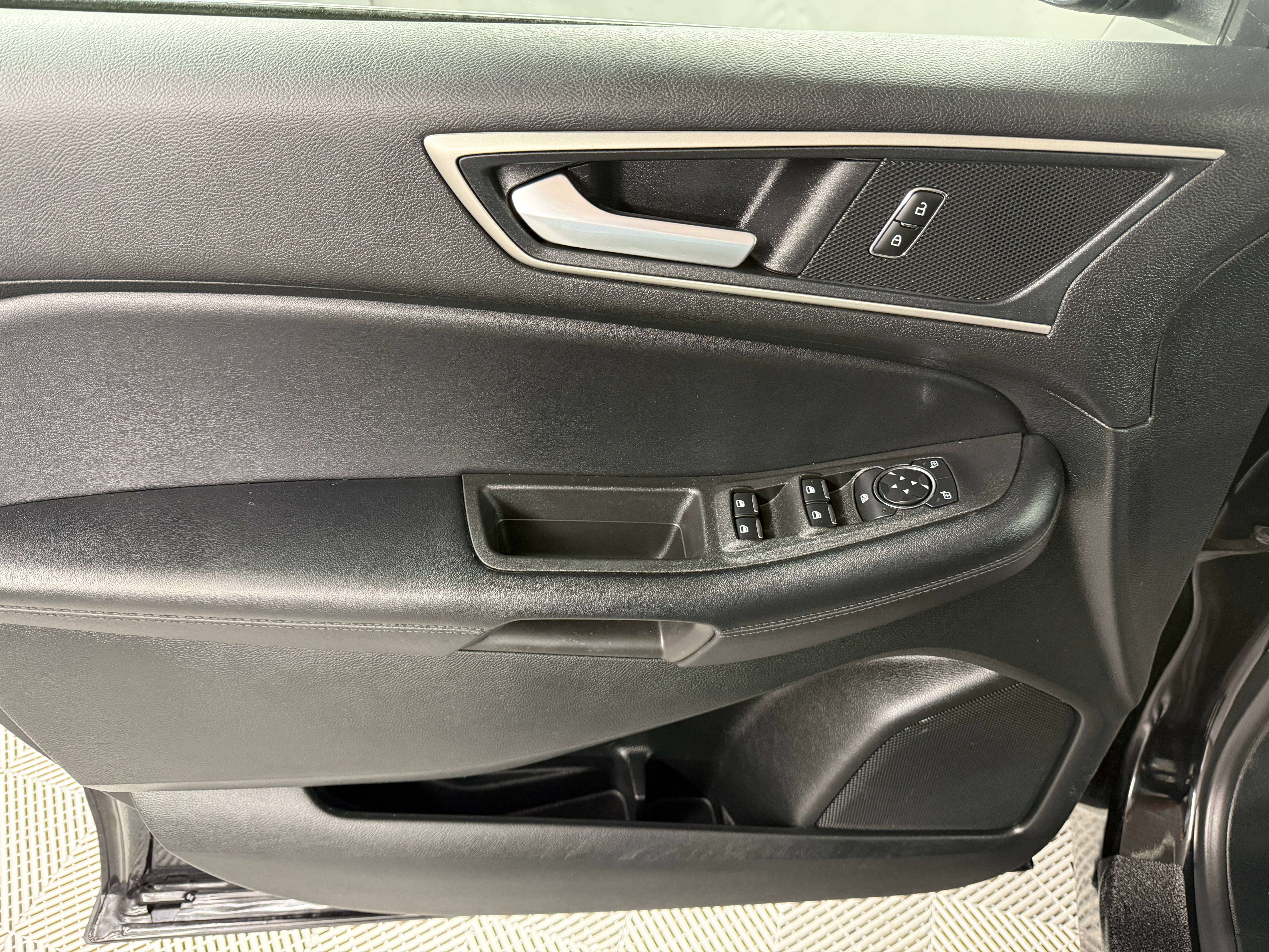 2023 Ford Edge