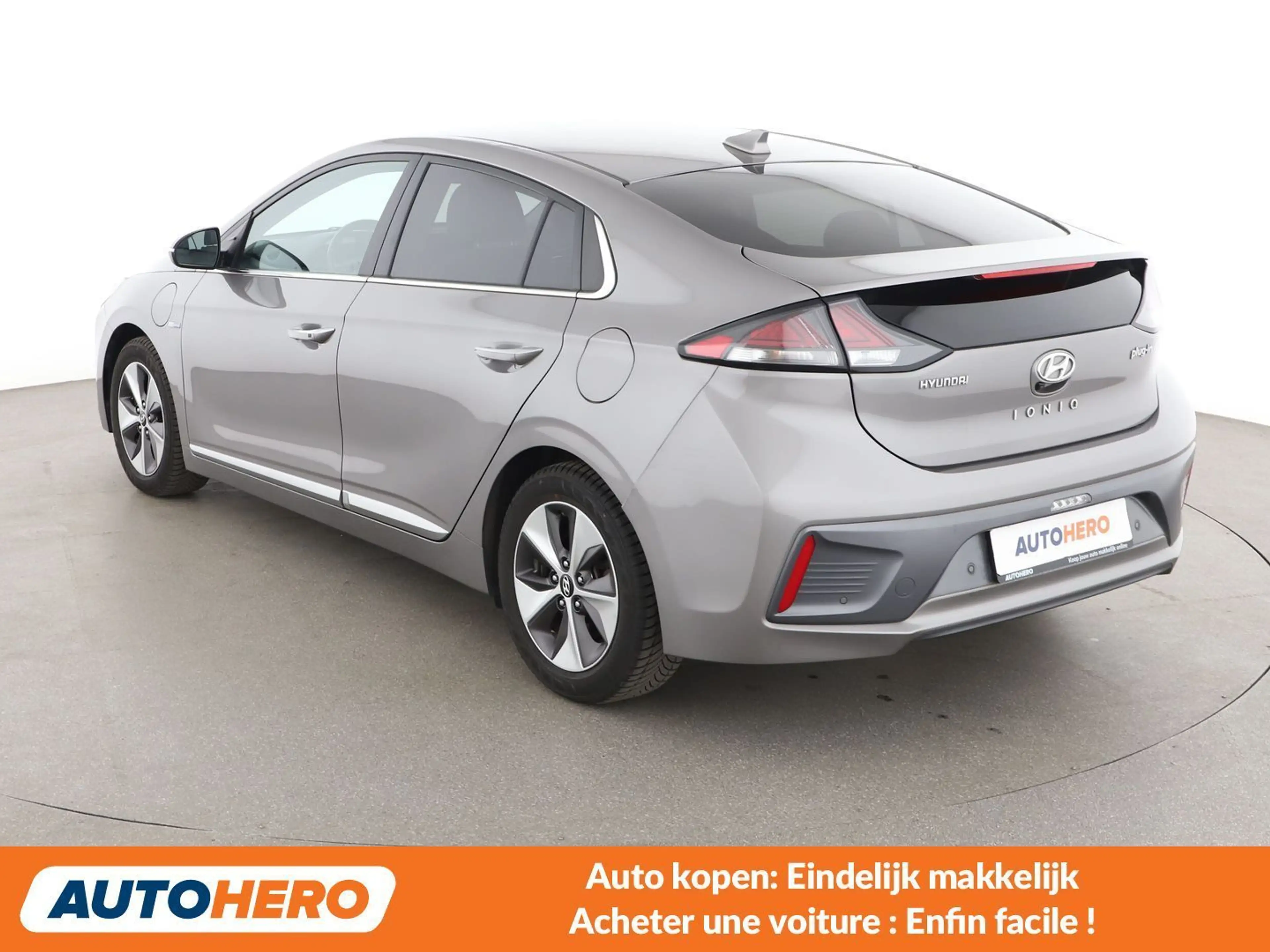 Hyundai IONIQ 1.6 Plug-in Hybrid Executive — photo 4